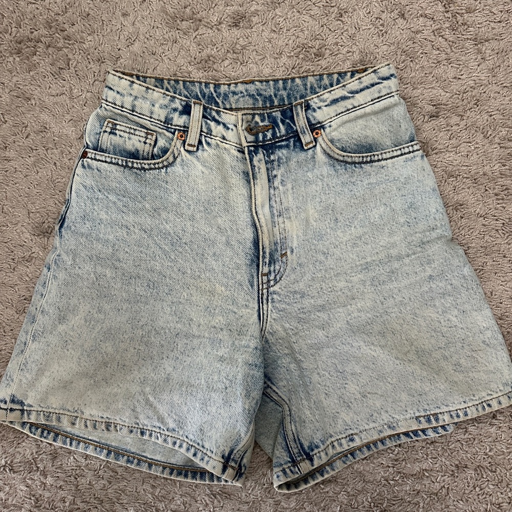 MONKI ASOS Jean dad shorts Sz S (25)